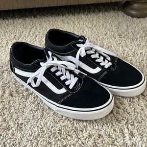 Like new size 9.5 men’s Vans